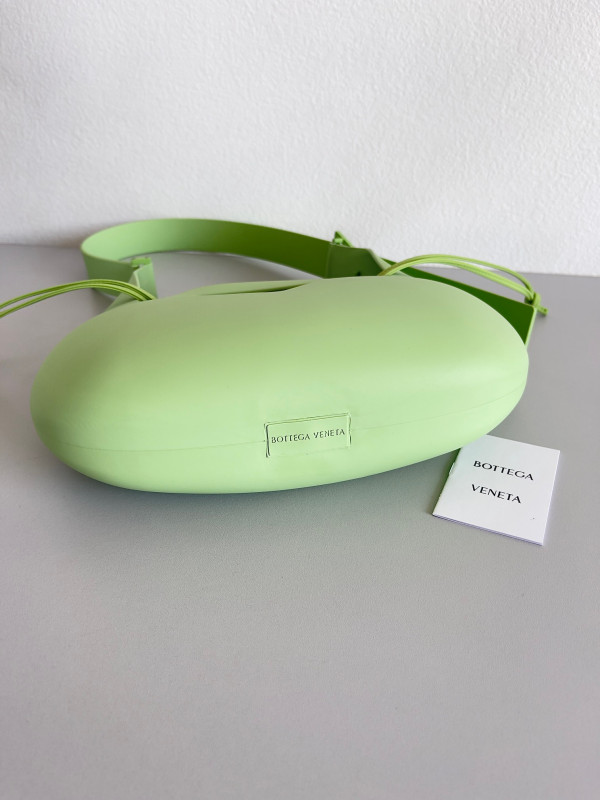 bo*te*ga Ve*ne*ta punch