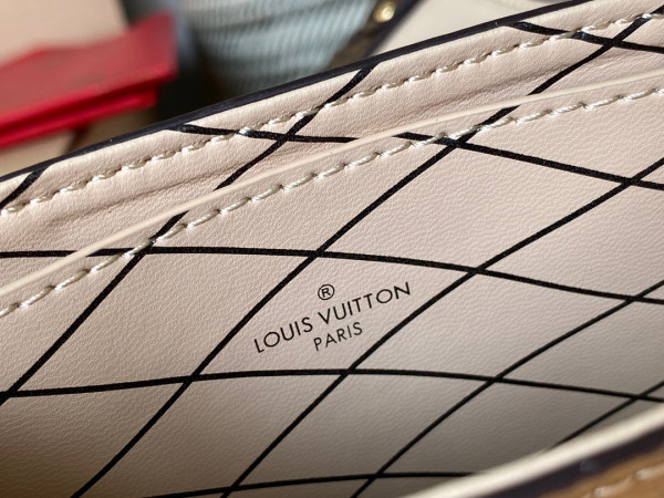 l0*is V*t0n vertical trunk pochette