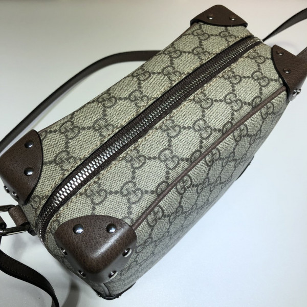 G*u*i gg shoulder bag with leather details