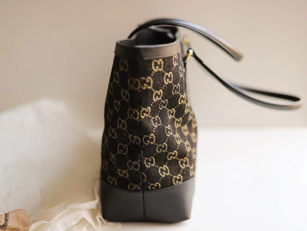 G*u*i ophidia medium tote with web