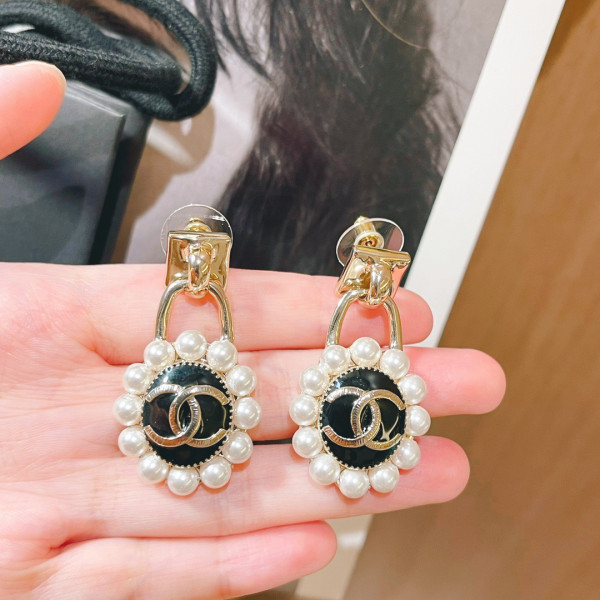 CL EARRINGS