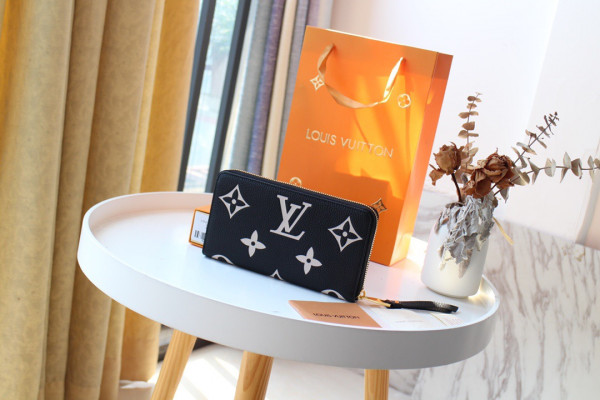 l0*is V*t0n zippy wallet