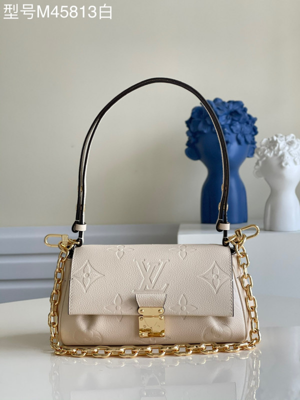 l0*is V*t0n favorite