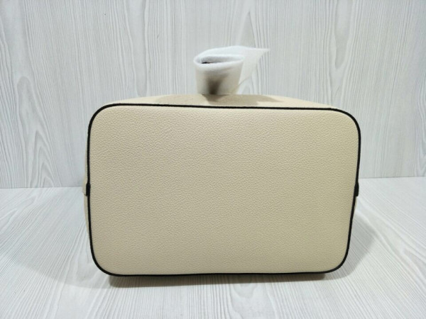 l0*is V*t0n neonoe mm