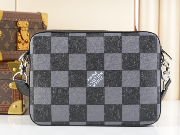 l0*is V*t0n trio messenger