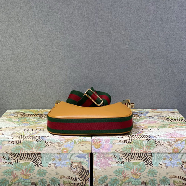 G*u*i attache small shoulder bag