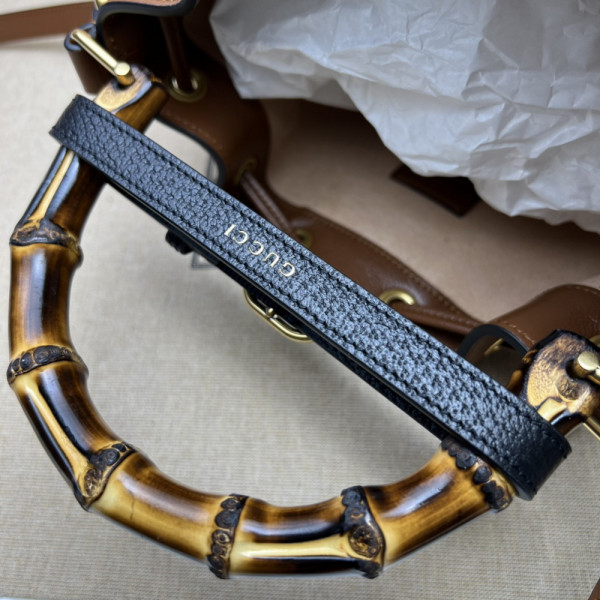 G*u*i diana small bucket bag