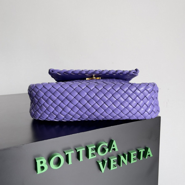 bo*te*ga Ve*ne*ta small cobble shoulder bag