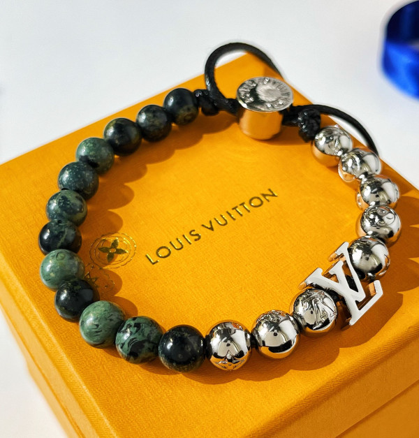 l0*is V*t0n bracelet