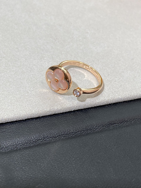 l0*is V*t0n earrings