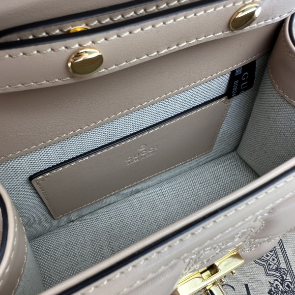 G*u*i gg matelassÉ small top handle bag