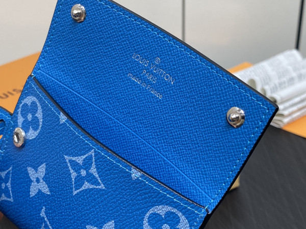 l0*is V*t0n card holder necklace-7.6*10*0.5cm