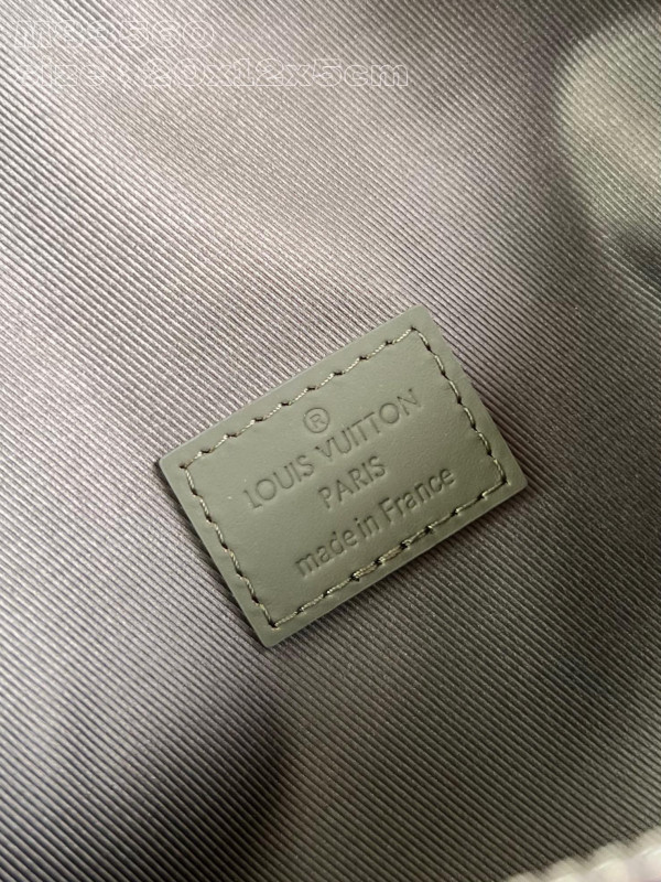 l0*is V*t0n pilot wearable wallet-20*12*5.5cm