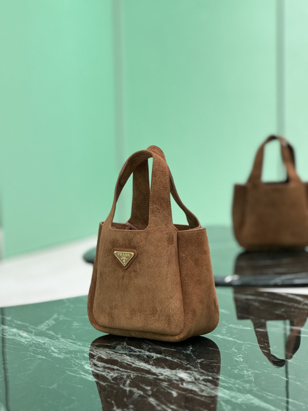 Pra*a woolen bucket bag-18*15.5*10cm