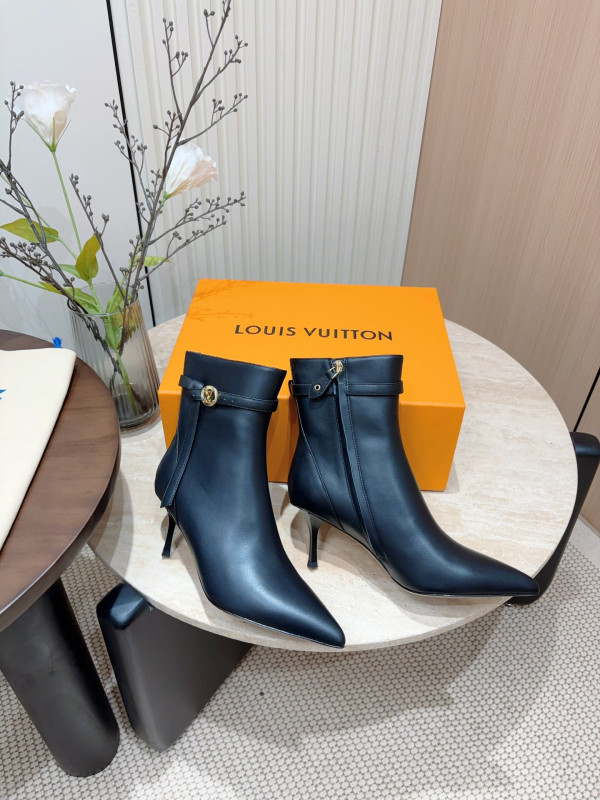 l0*is V*t0n stellar ankle boot