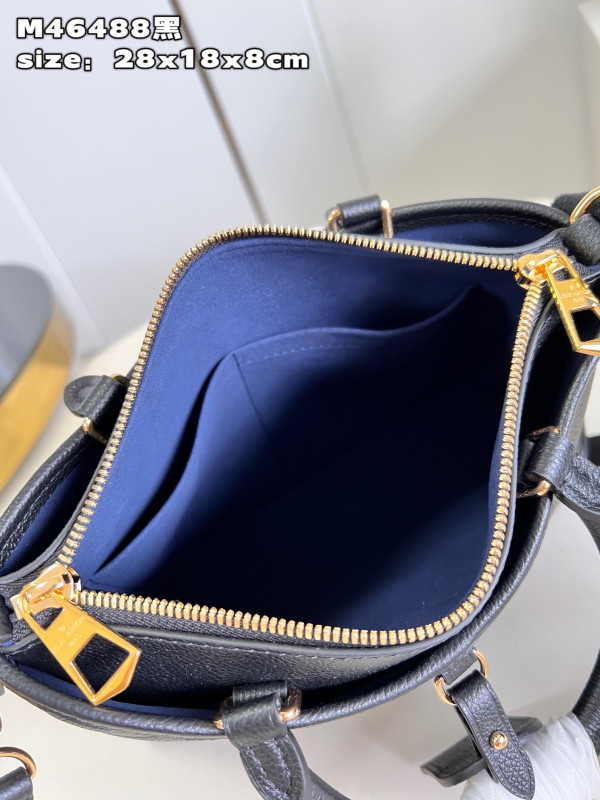 l0*is V*t0n trianon pm