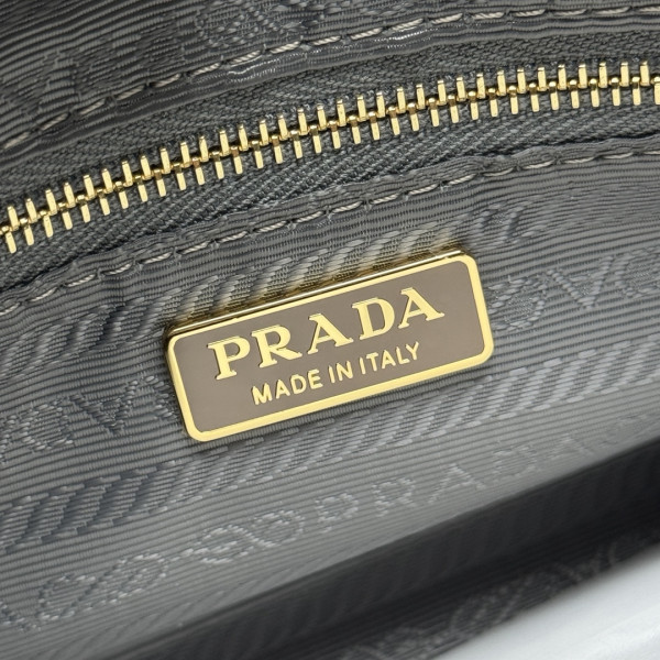 Pra*a leather pouch - 22*9*7.5cm