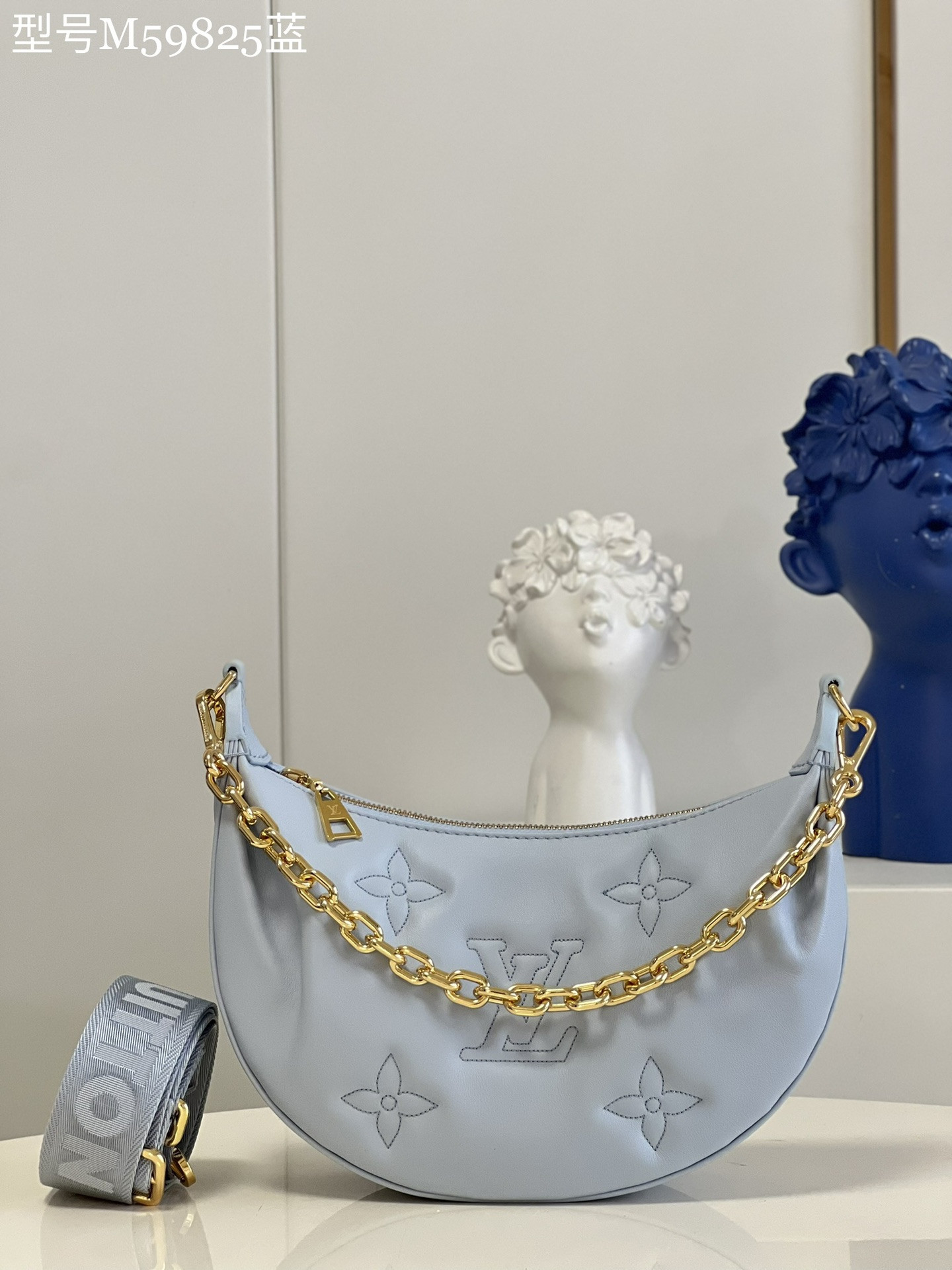 l0*is V*t0n over the moon