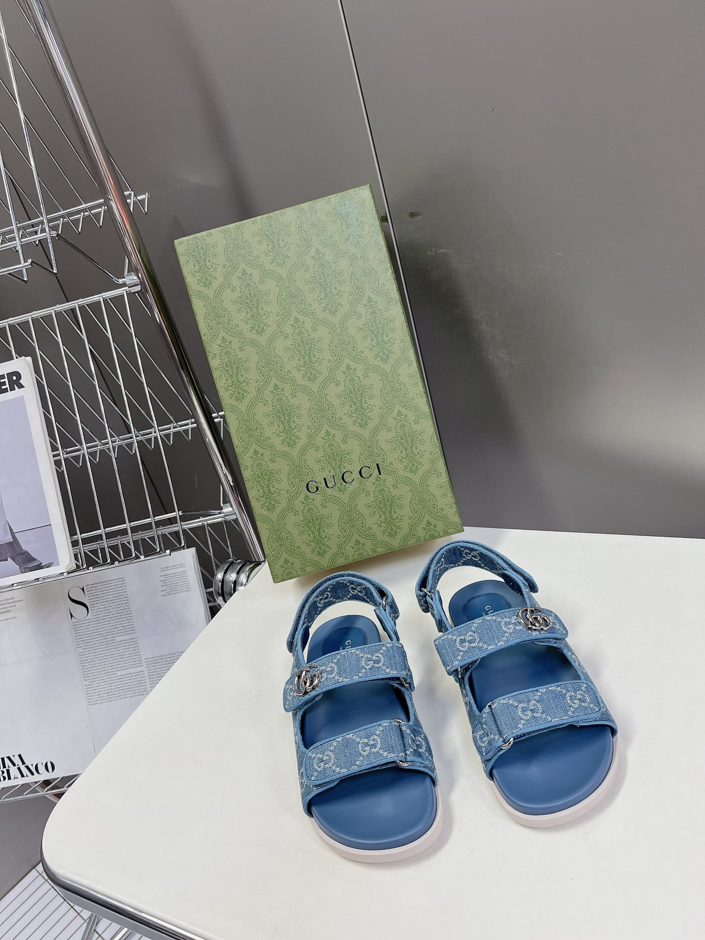 G*u*i women's sandal with double g