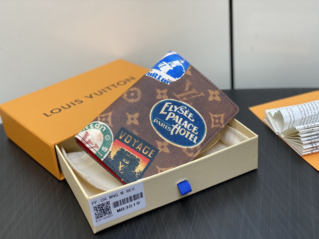 l0*is V*t0n passport cover-10*14*2.5cm